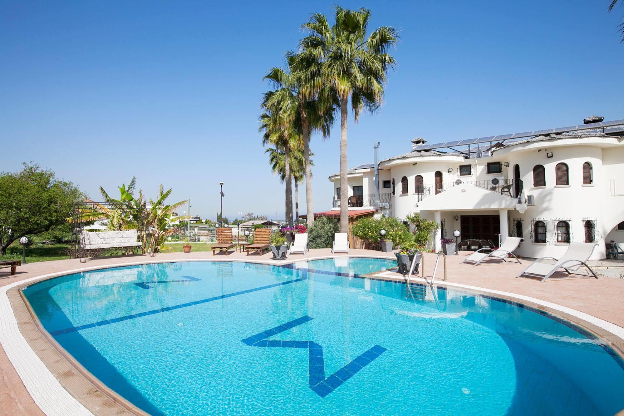 Meryem's Hotel Agios Epiktitos Dış mekan fotoğraf